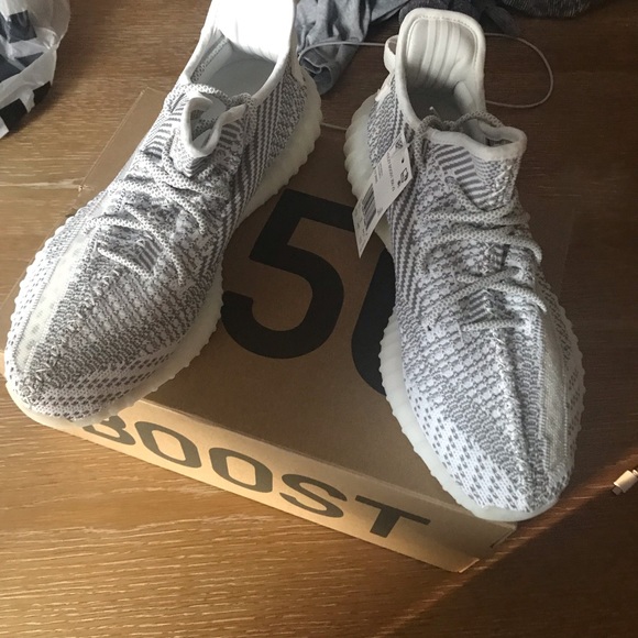 Yeezy 350 static V2 - Picture 4 of 6